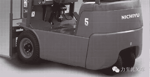 力至优叉车：谁才是电瓶叉车界里的“小巨人”？