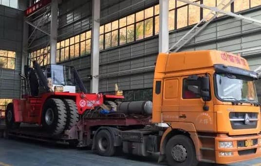 美科斯正面吊落户新加坡