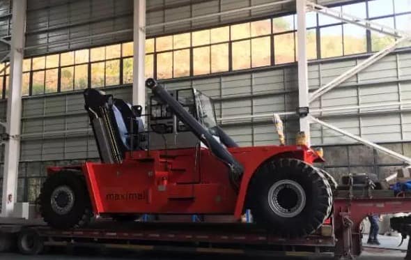 美科斯正面吊落户新加坡