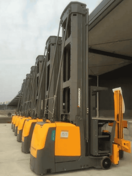 永恒力叉车迎来新年开门红 窄巷道叉车顺利交付鸿星尔克