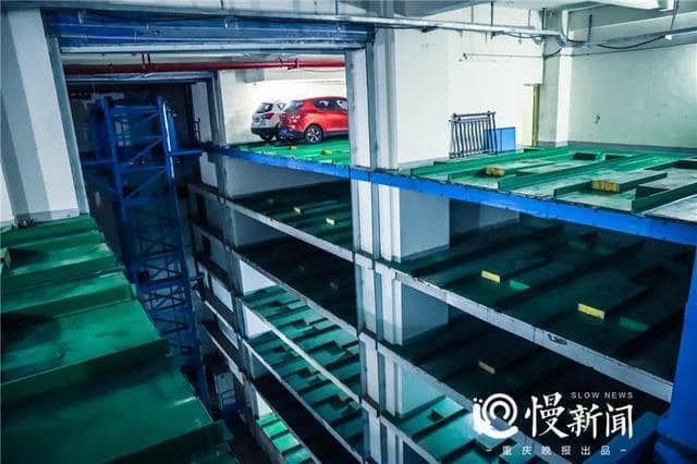拥有搬车机器人的智能车库,重庆解放碑商圈投用