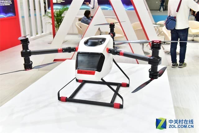 京东物流“无人机群”亮相2018互联 +博览会