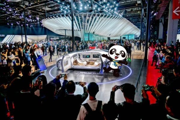 进博会参观全攻略④丨人工智能来了!你最期待哪位“ 红机器人”