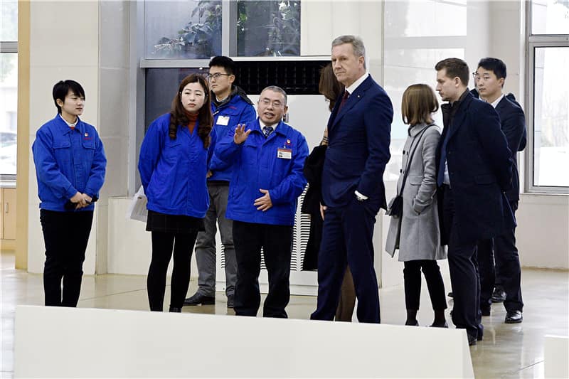 世界需要你们——德国前总统武尔夫参观考察合力叉车