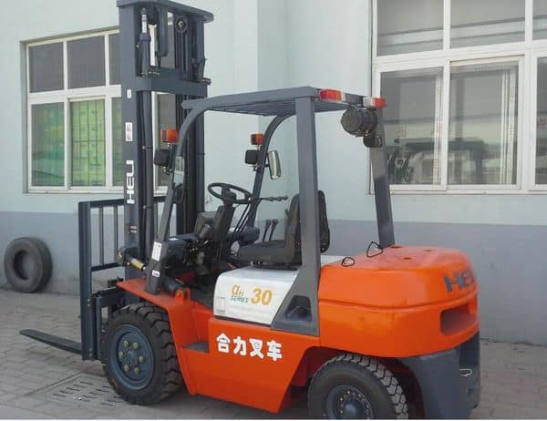 合力3T手动叉车5个操作杆怎么用