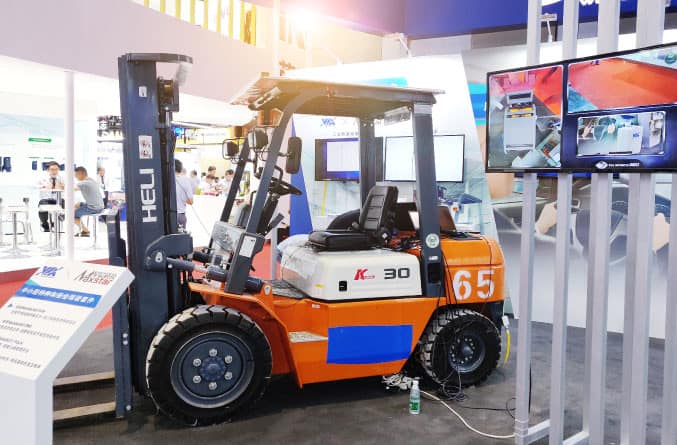 威盛安全驾驶套件与叉车完美结合,闪耀2019工博会