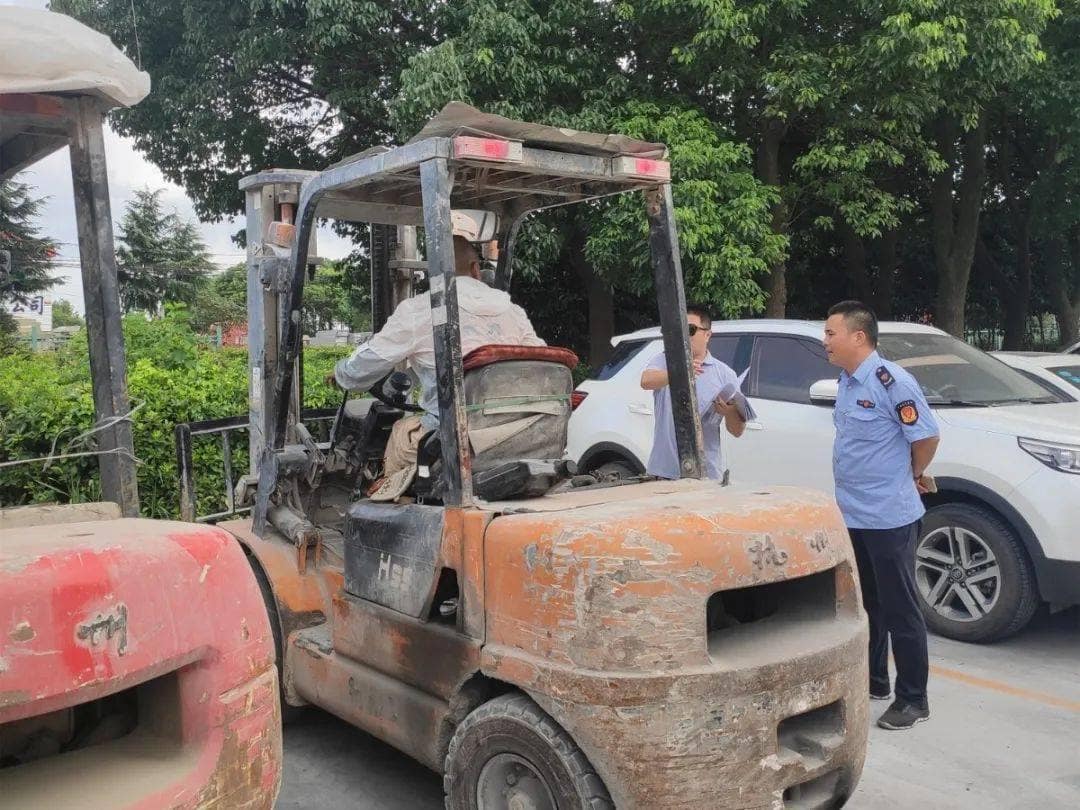 分局工作动态 | 万石分局扎实推进342沿线叉车安全整治及检验注册工作