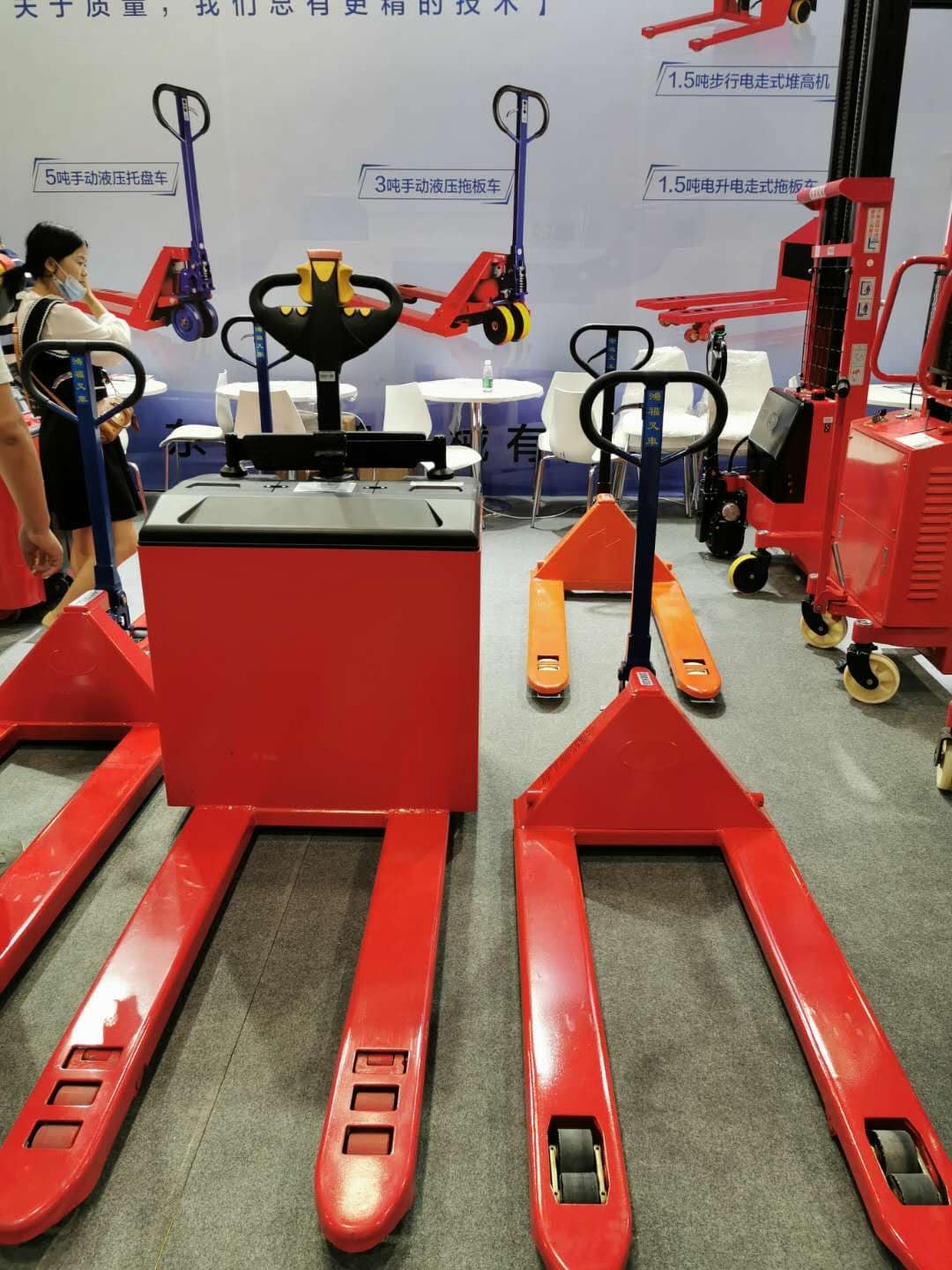 点击放大 鸿福叉车亮相2020广州物流展