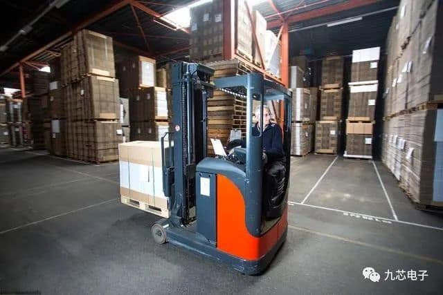 九盾安防叉车限速器如何安装油门控制器