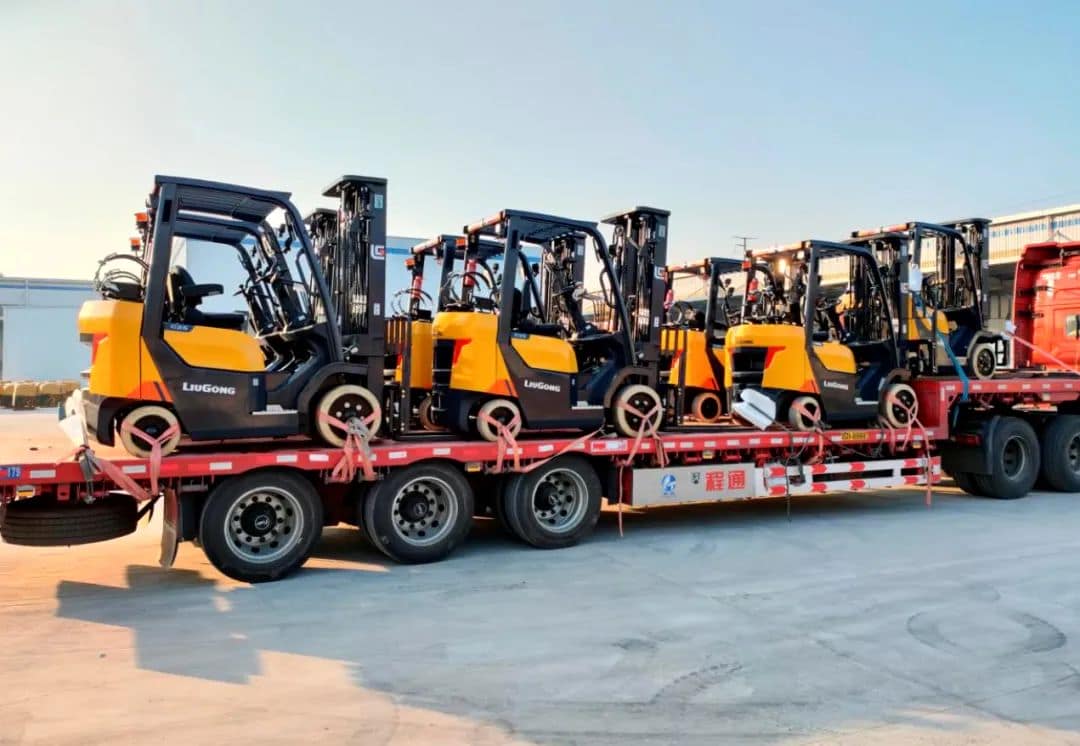 柳工“C系列”四类叉车CLG2025G-C顺利交付欧美