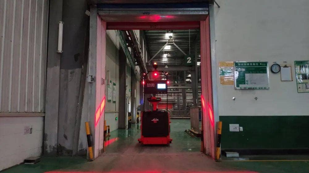 无人叉车案例精选| 劢微机器人助力湖南某食品巨头智造物流提速