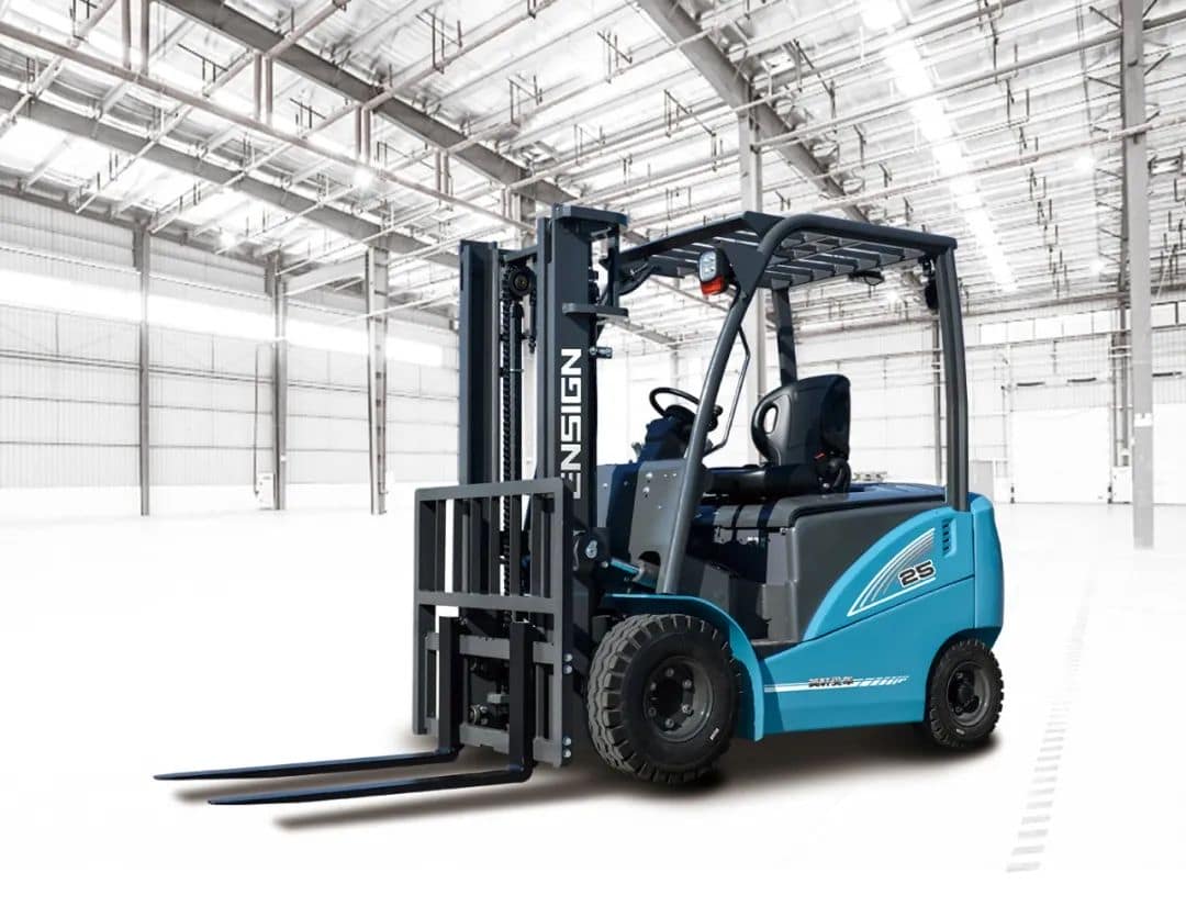 超强动力·刚劲沉稳 | 英轩叉车再迎批量订单