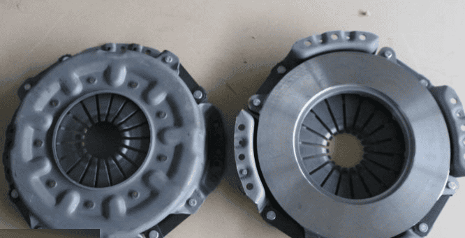 叉车叉货时离合器的正确踩法是什么?