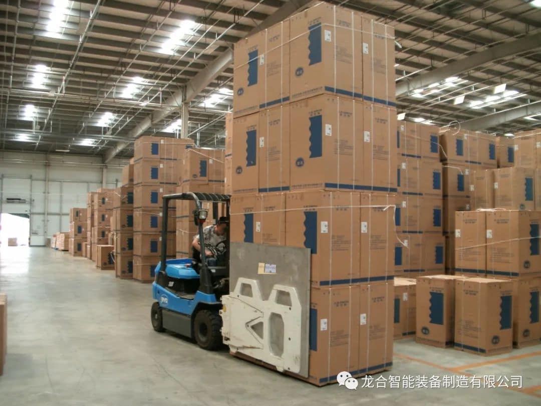 龙合智能丨叉车属具之纸箱夹