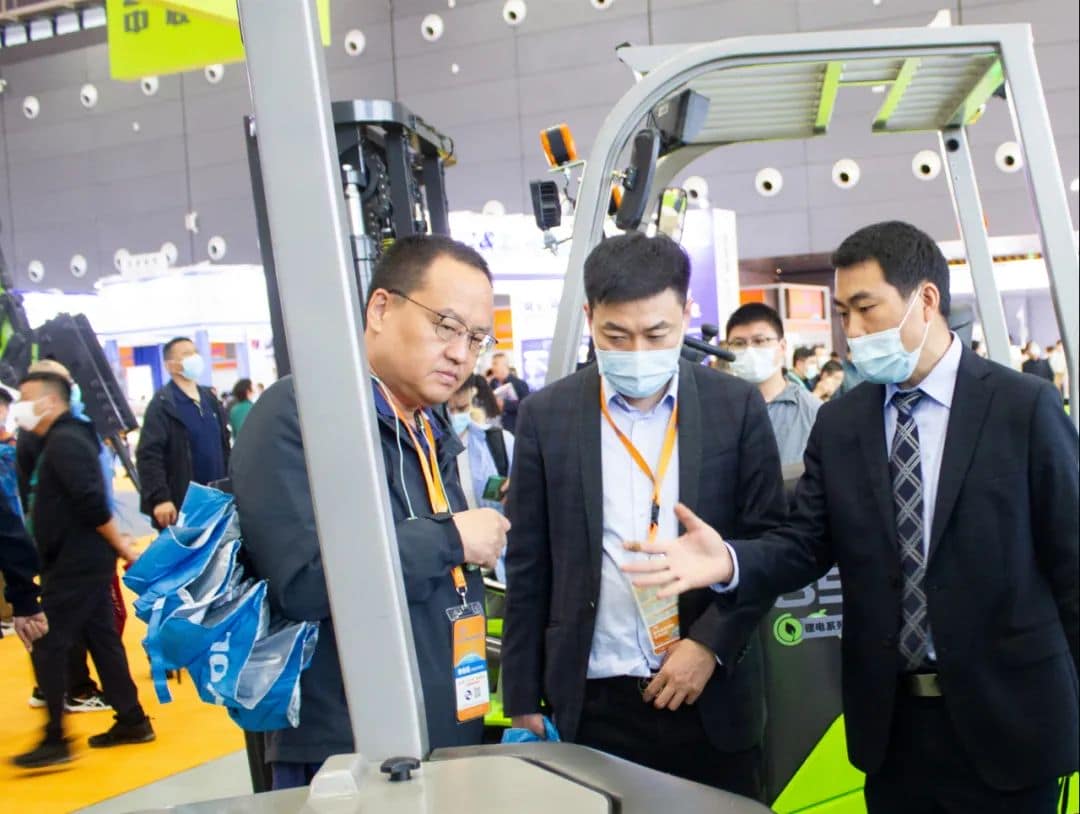 中联重科叉车亮相长沙工程机械展