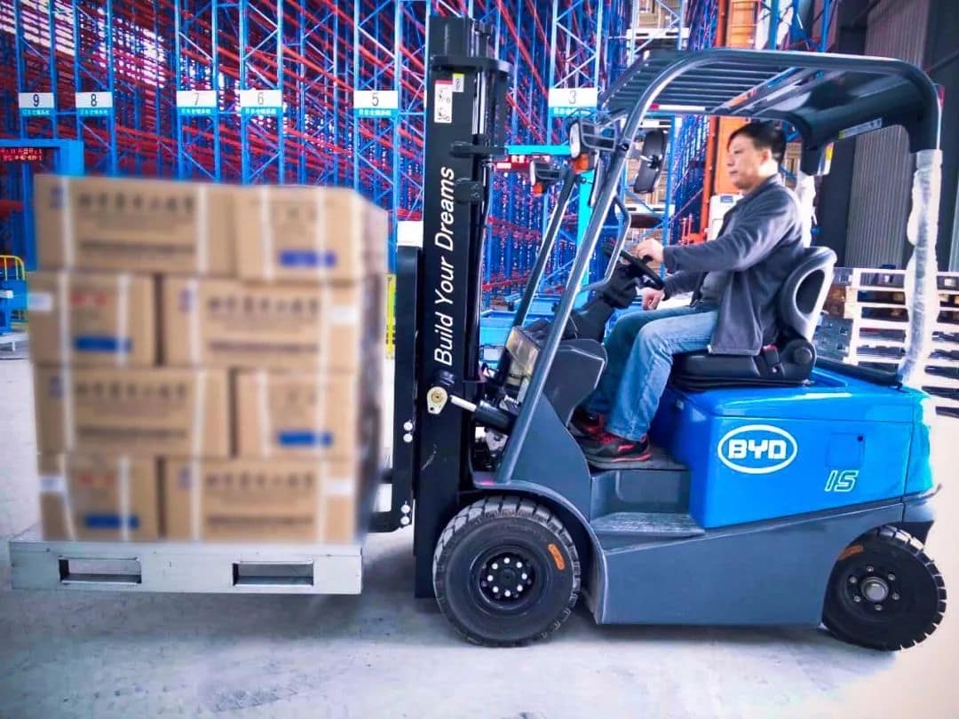 “智”在必行，比亚迪叉车打造向上、向善搬运新未来