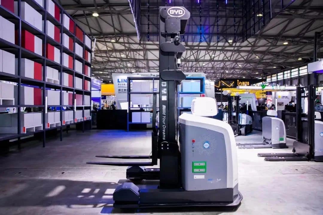“智”在必行，比亚迪叉车打造向上、向善搬运新未来