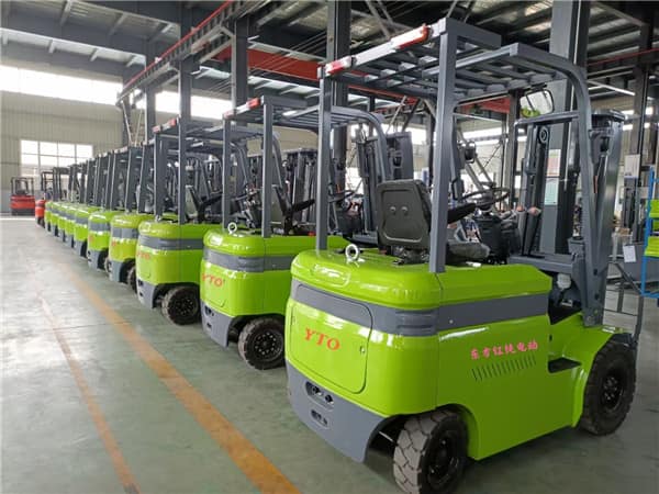 一拖集团“东方红”推出新能源锂电叉车