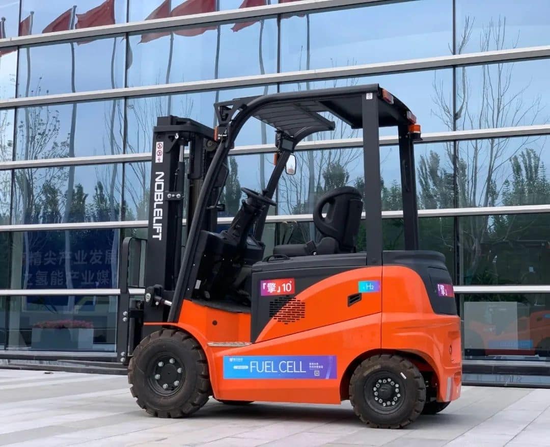 「稳步氢云 力行未来」稳力科技首台燃料电池叉车成功下线