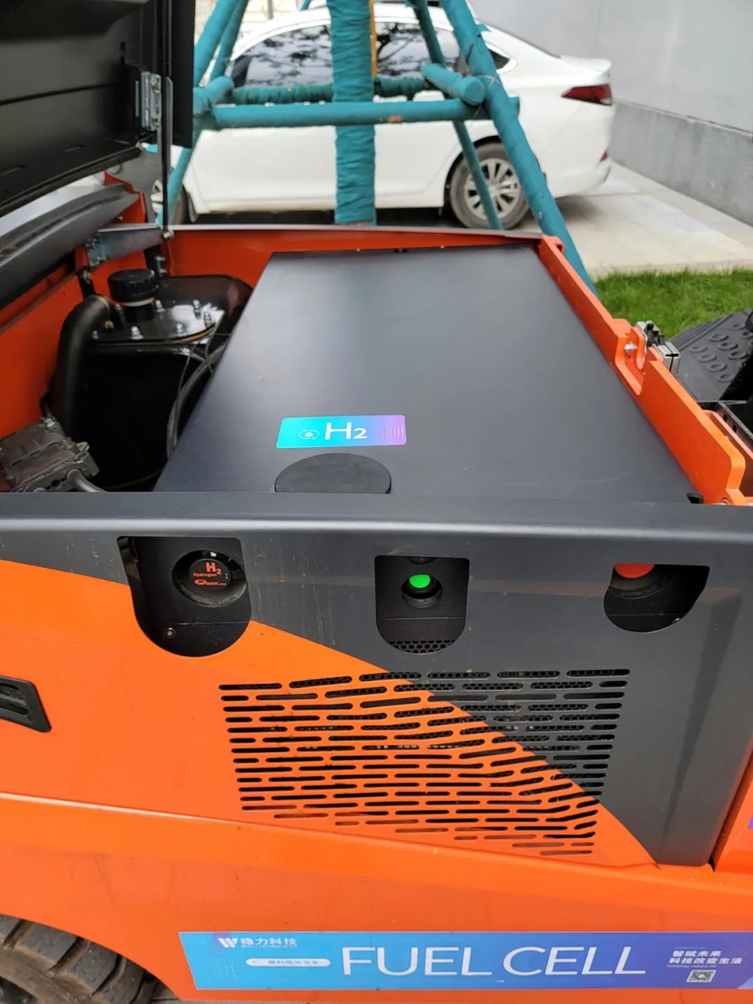 「稳步氢云 力行未来」稳力科技首台燃料电池叉车成功下线