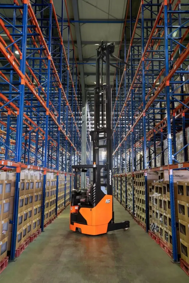 斗山推出能显著提高生产力的9系列电动前移式叉车