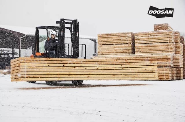 冬季叉车保养指南