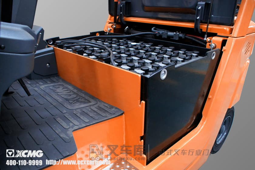 徐工XCB-P30 1.5-3.5吨铅酸电池平衡重叉车