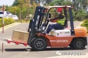 云南电工培训_云南焊工培训_云南叉车培训_云南挖机培训_云南吊车培训_云南消防培训_云南技工培训