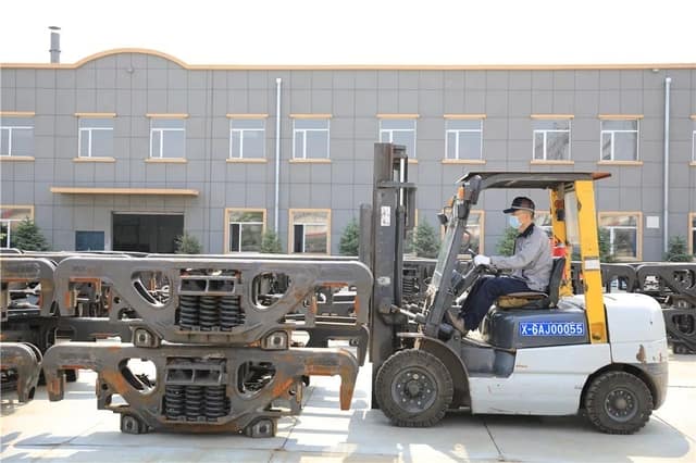 叉车开瓶盖，这样的挑战你见过吗？