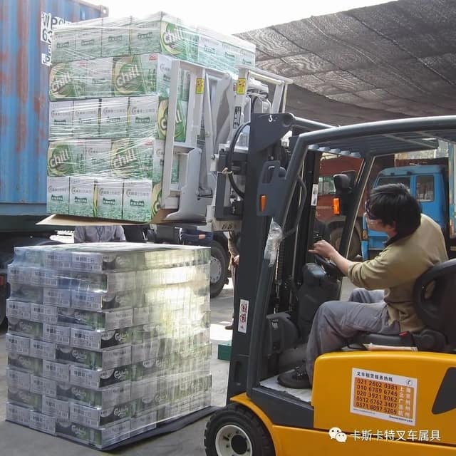 卡斯卡特叉车属具在饮料行业的应用