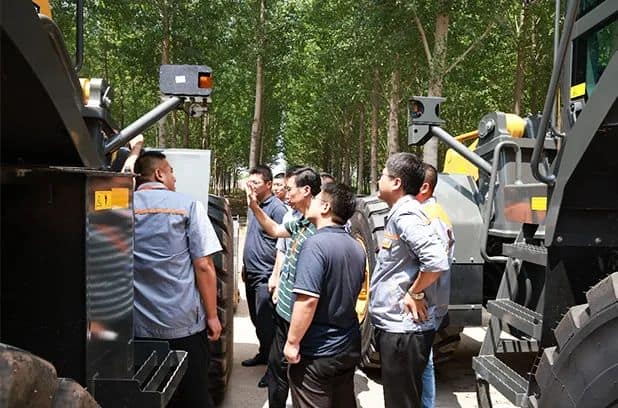 “国四”已来 技能提升|英轩重工成功举办“国四”排放系列装载机新品培训