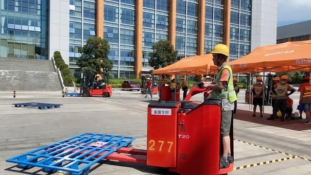 叉稳致远 | 林德助力欧派家居举办叉车技能大赛