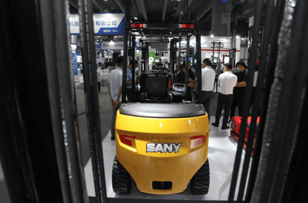 三一首批C6新品电动叉车批量交付，引爆行业新升级！