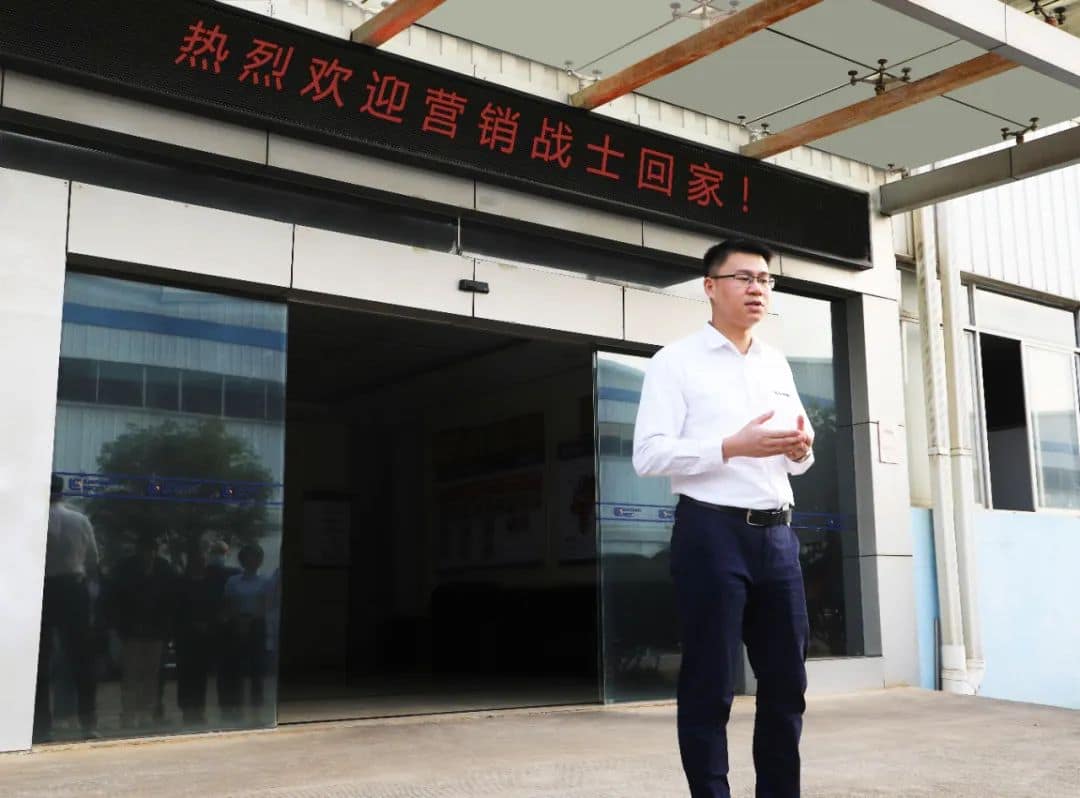 驰骋疆场,振旅而归——远赴海外柳工叉车营销战士凯旋