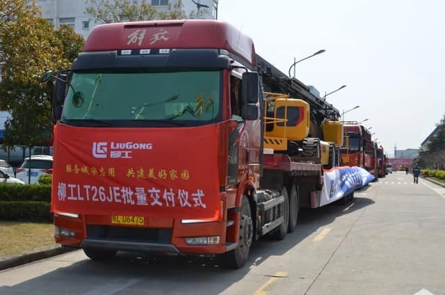 柳工新品LT26JE电动高空作业平台批量发运！