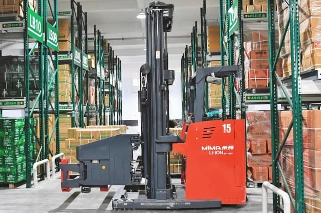 MiMA站驾式三向叉车助力工贸行业密集仓储扩容增效