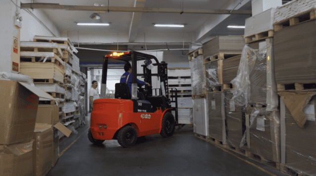 杭州市首台老旧柴油叉车替换完成，新能源叉车花落谁家？